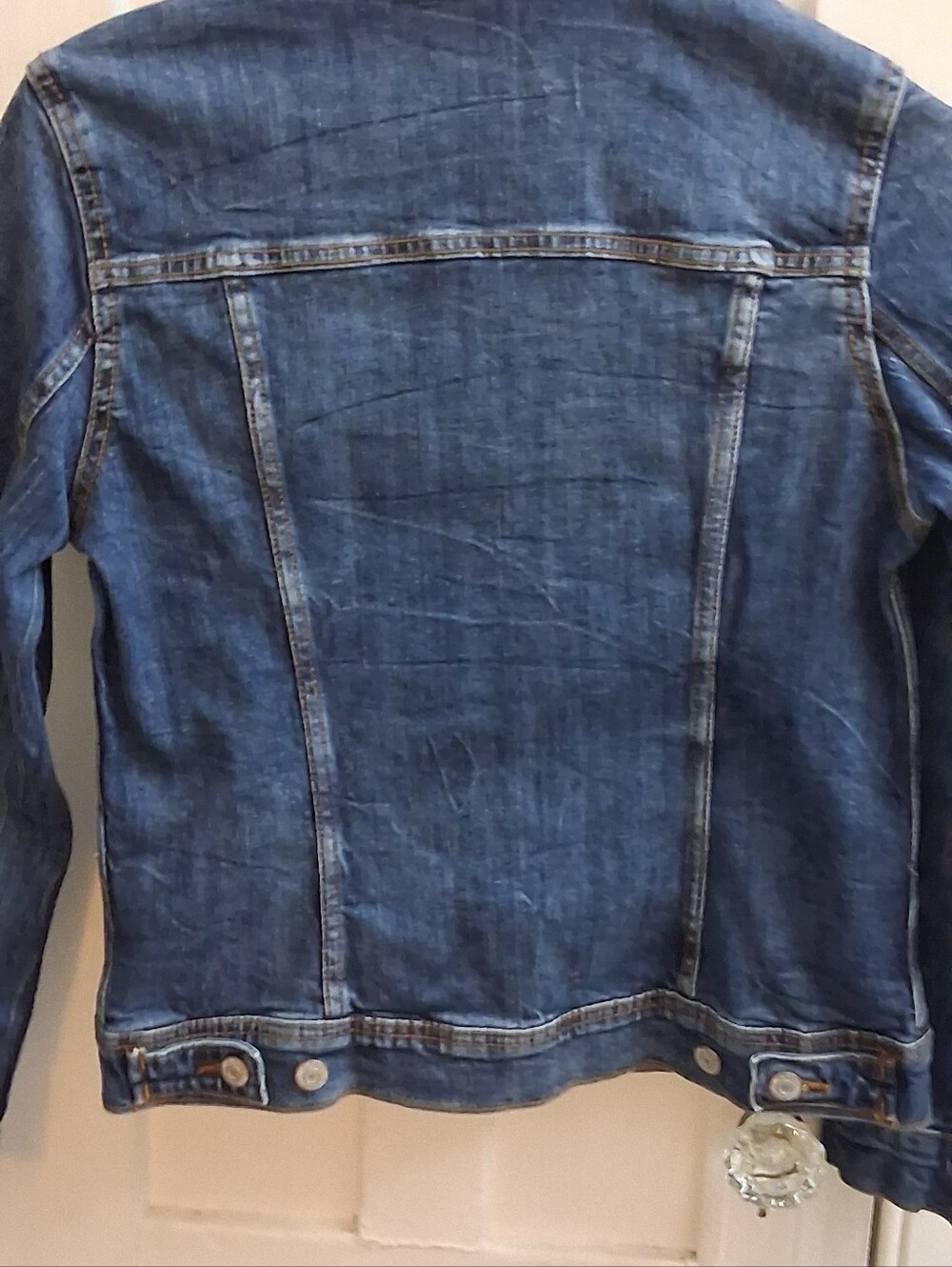 Old Navy Women's Size Small Distressed Denium Trucker Jacket - Picture 9 of 14